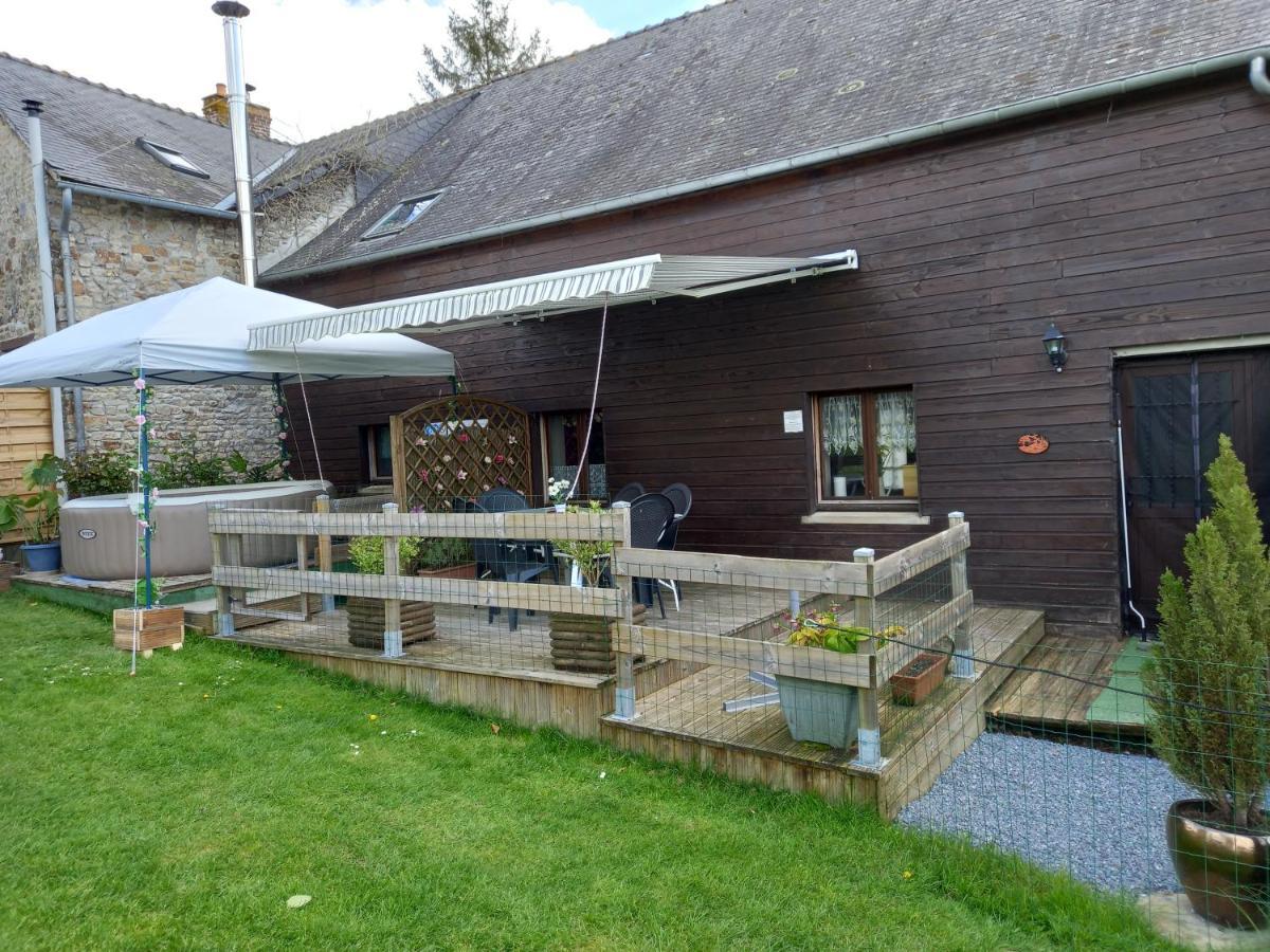 La Pitardiere Gite Villaines-la-Juhel Exterior photo