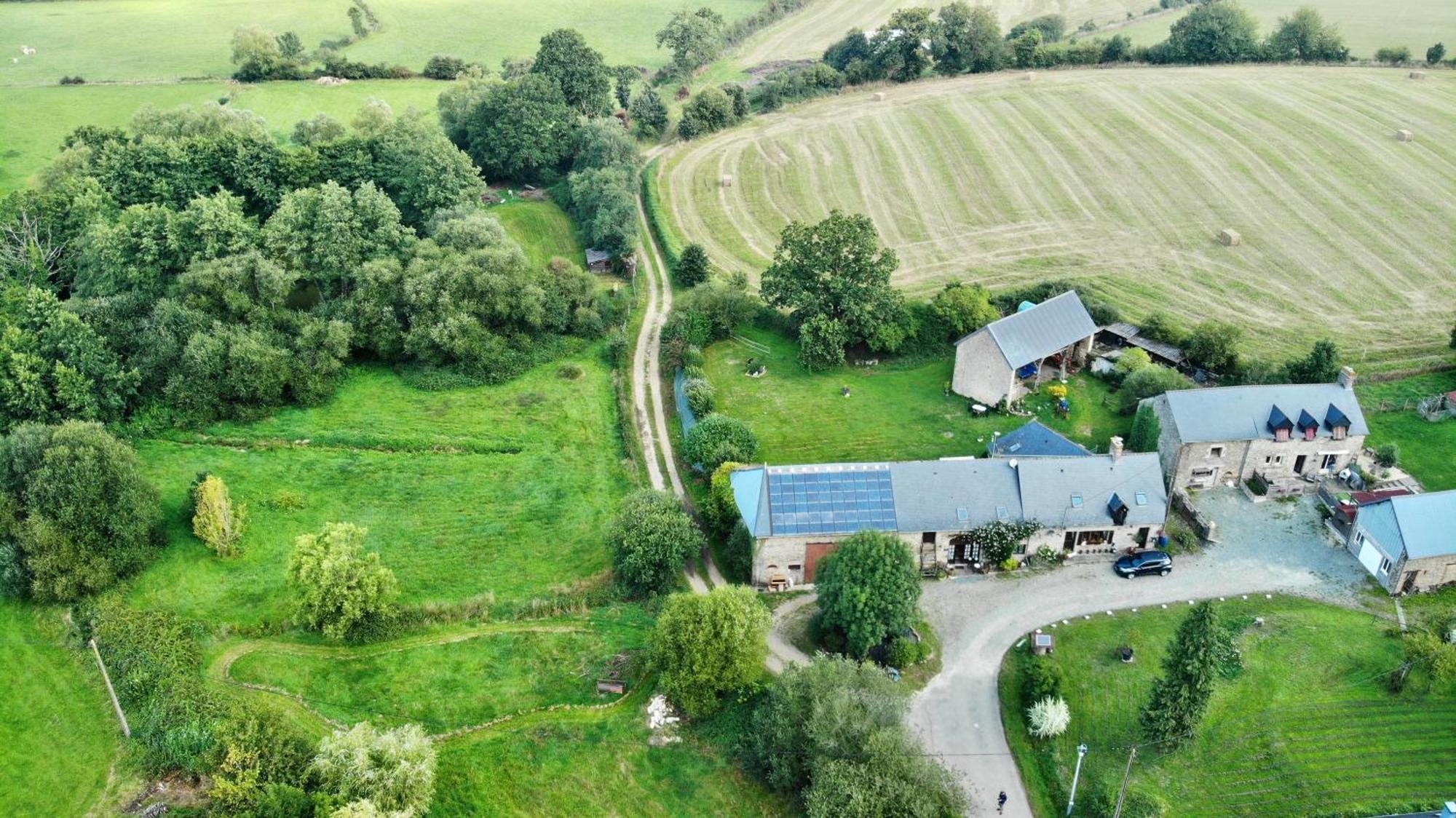 La Pitardiere Gite Villaines-la-Juhel Exterior photo